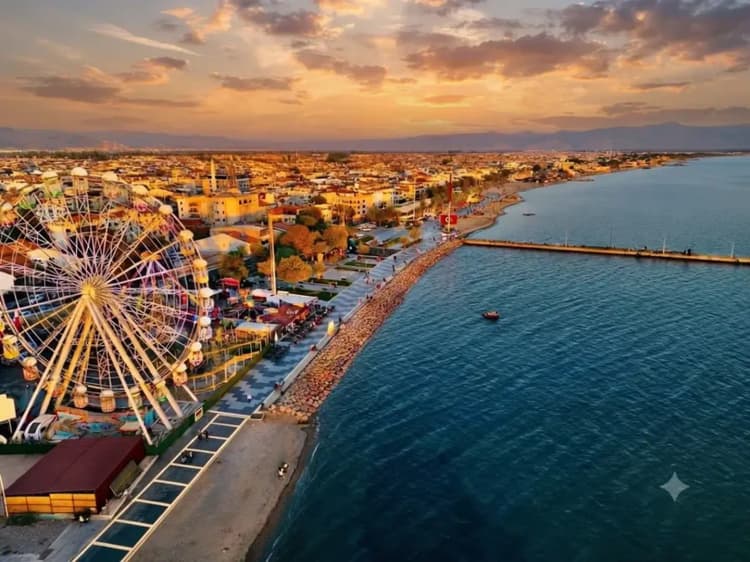 2+1 Apartment for Sale in Akçay Merkez, 150 M to the Sea, Very Large Balcony