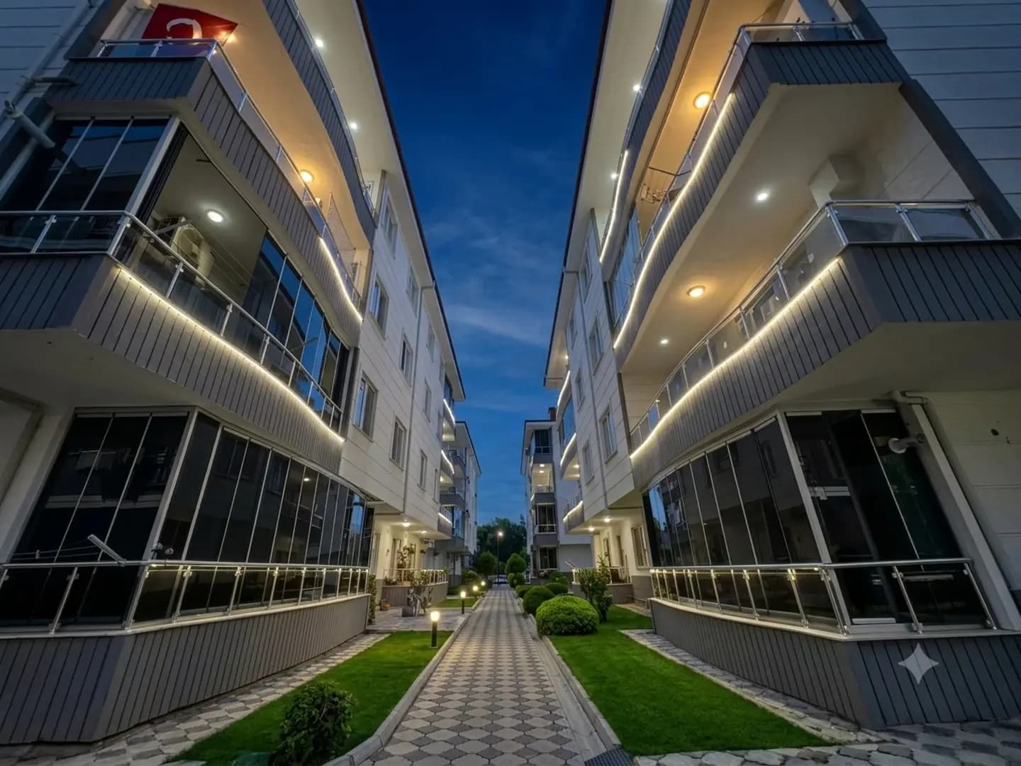 1+1 Apartment for Sale in İkizçay, with a Spacious Glass Balcony, Combi Boiler and Elevator