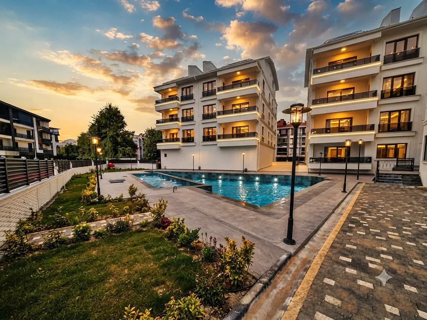1+1 Apartment for Sale in İkizçay, with Pool, Balcony and Modern Elevator