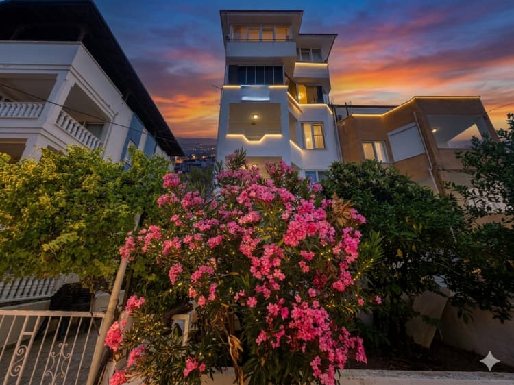 Guesthouse for Sale in Avcılar, Close to the Sea, Tourism Ministry Approved