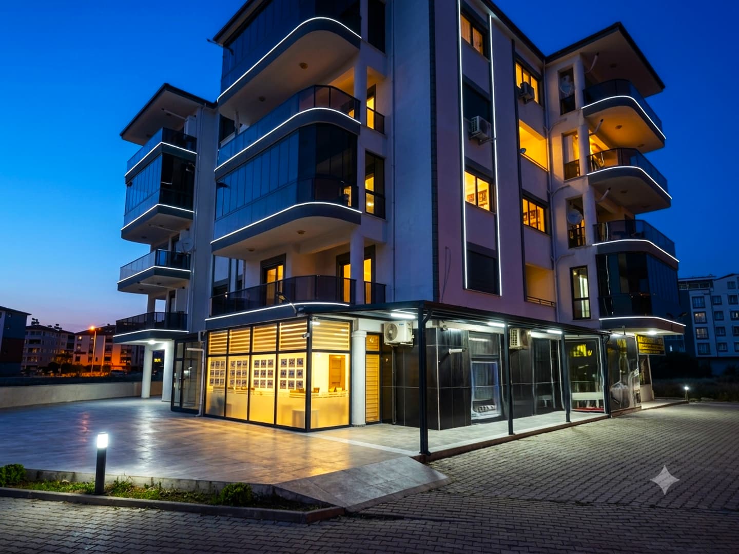 2-Story Shop for Rent in Burhaniye, Centrally Located, Front-Facing