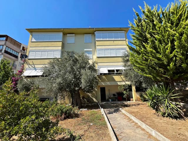 Seasonal 1+1 Apartment in Şahindere, 150 Meters from the Sea, Furnished, Air-Conditioned